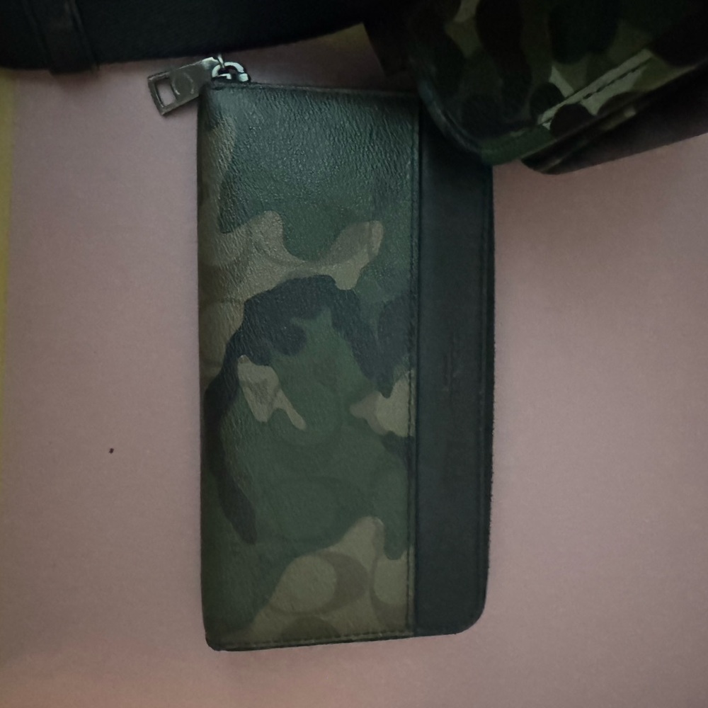 Coach Camouflage Messenger Bag and Coach Zippy Wallet - Picture 15 of 15